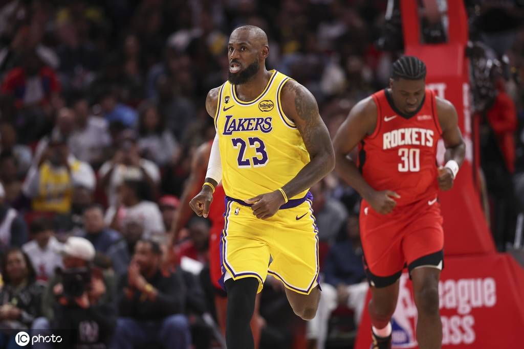 火箭末节12分糙到极点 矛盾争夺战湖人笑到最后